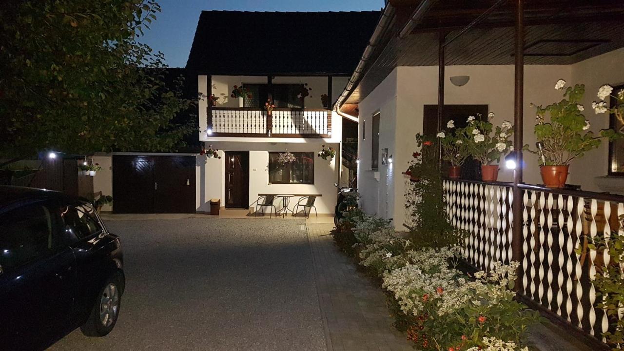 ソバタCasa Sallaiアパートメント エクステリア 写真